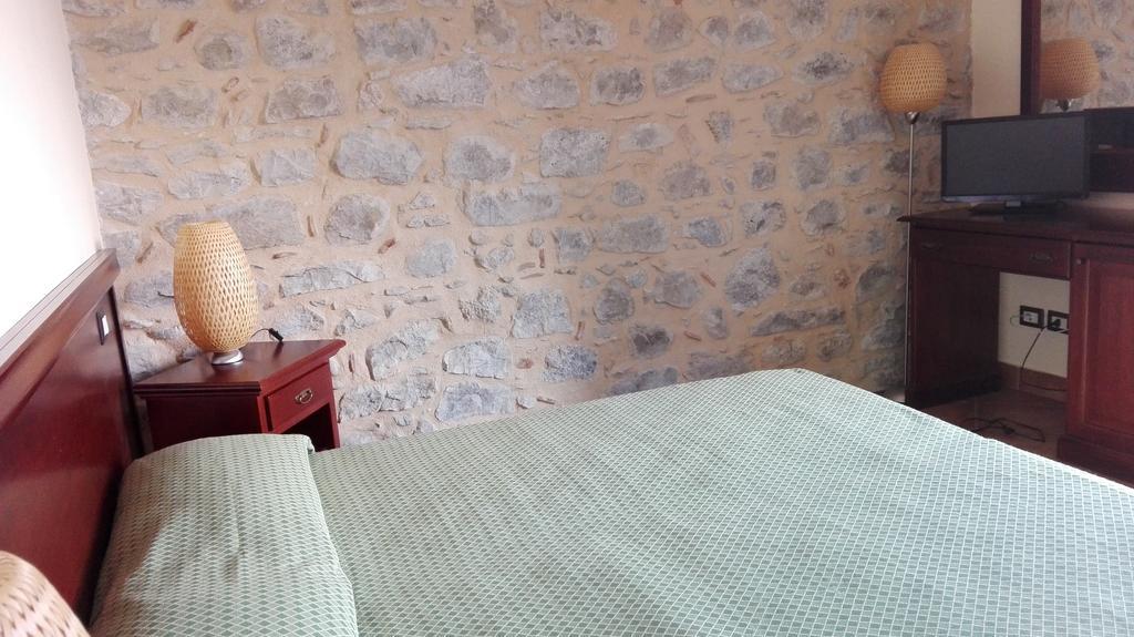 Roccella Valdemone Agriturismo Valle Dell'Etna מראה חיצוני תמונה