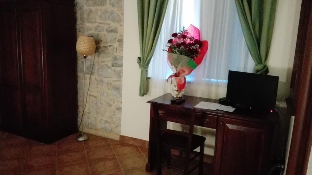 Roccella Valdemone Agriturismo Valle Dell'Etna מראה חיצוני תמונה